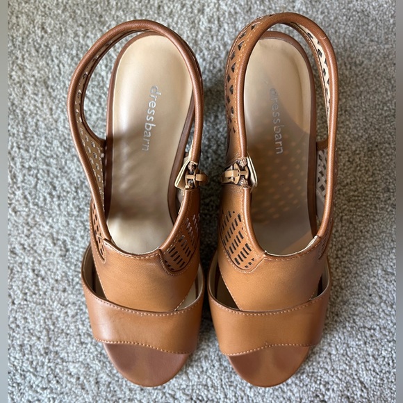 Women’s Block Heel Sandal with Cut-Outs | Size 8.5 | Camel/Tan Color | Worn Once - Picture 6 of 7